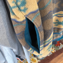 Load image into Gallery viewer, L.L. Bean Lizard Fleece

